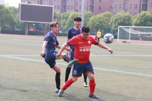 每体：费尔明恢复进展顺利，季前赛初期就已经可以听从弗里克调遣